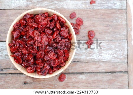 dried cranberries in a bowl.