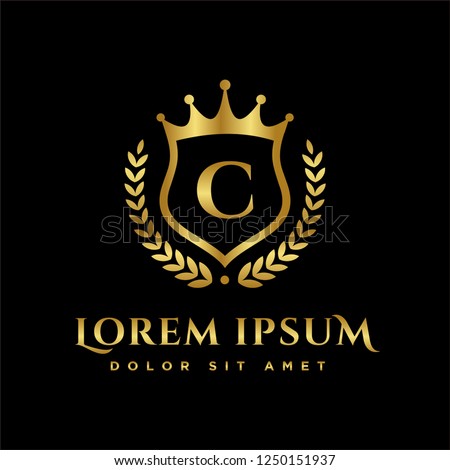 Luxury Royal Letter C crest Gold color Logo vector, Victory logo, crest logo, vector logo template Foto stock © 