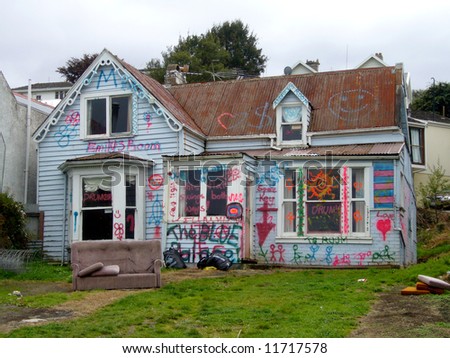 Dilapidated studen rental property, Dunedin, New Zealand