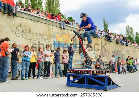 May 13, 2007, Saratov, Russia. Street competitions on BMX bikes. Boy jumping