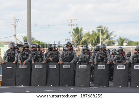 Fortaleza, January 20, 2014 - police training to make the World Cup in Fortaleza