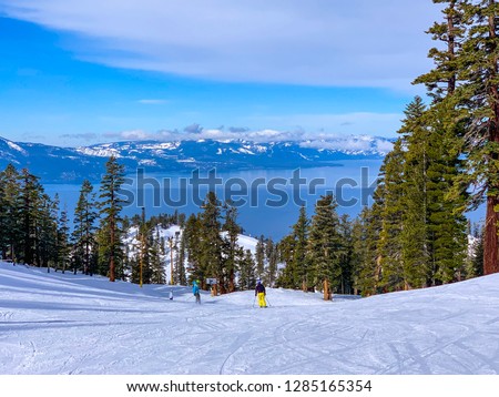 Foto Bild Skigebiet der Sierra Nevada im Winter, voller Schnee.