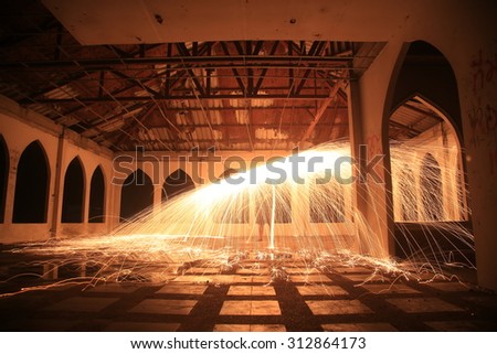When the artist\'s universe intersects with reality, there is light - Steel wool