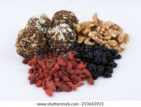 Super Fruit Nut Ball With Nut And Dried Fruit