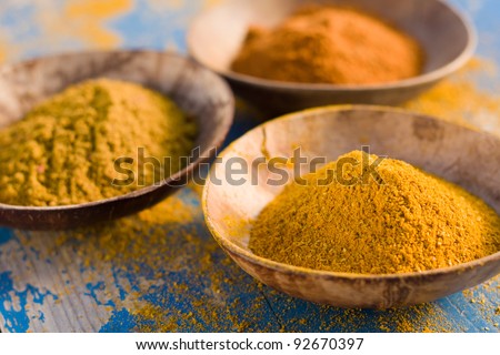 Curry powder in bowls