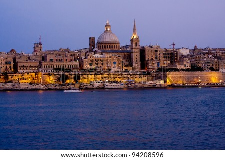 Malta,  La Valletta by night