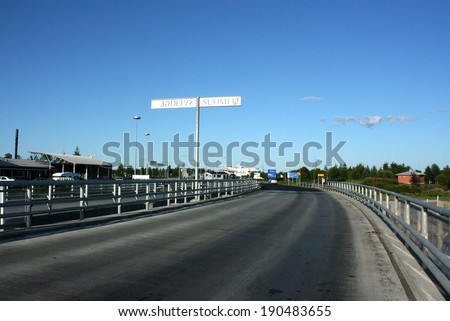 Border between Sweden and Finland / The border between Sweden and Finland on the road.