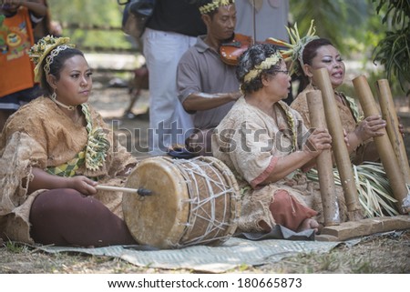 CAREY ISLAND, SELANGOR,MALAYSIA - MARCH 1, 2014 : Unidentified people ...