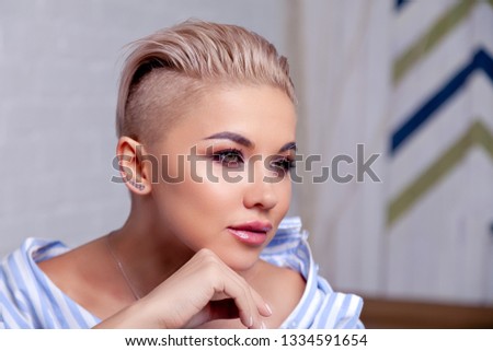 shaved blonde close up Fisting squirting orgasm