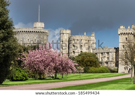 WINDSOR, BERKSHIRE/UK - APRIL 27 : Scenic view of Windsor Castle in Windsor Berkshire on April 27, 2005. Unidentified man.