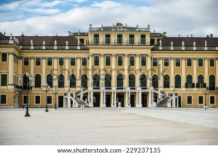 VIENNA, AUSTRIA/EUROPE - SEPTEMBER 23 : Schonbrunn Palace in Vienna Austria on September 23, 2014