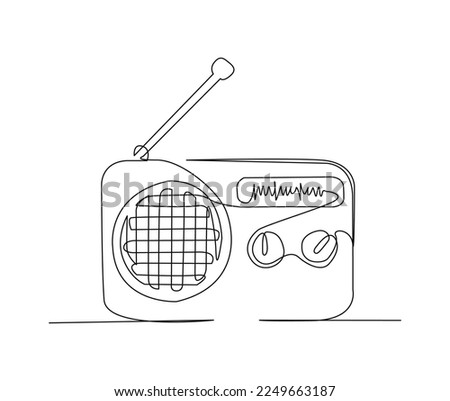 Continuous one line drawing of vintage broadcast radio receiver. Simple Retro radio lineart vector illustration. 