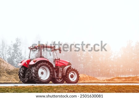 Foto Bild Trecker im Nebel Allee