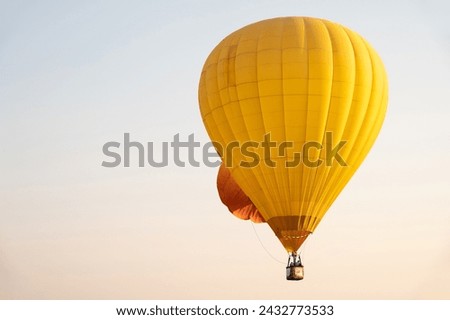 Foto Bild Heißluftballons gegen den untergehenden Himmel