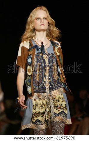 NEW YORK - SEPTEMBER 15: Top model Hanne Gaby Odiele walks the runway at the Anna Sui collection presentation for Spring/Summer 2011 during Mercedes-Benz Fashion Week on September 15, 2010 in New York