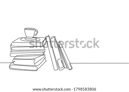 Similar – Foto Bild Bücherstapel mit einer Tasse Kaffee und einem Muffin auf einer weißen Bettdecke im Schlafzimmer