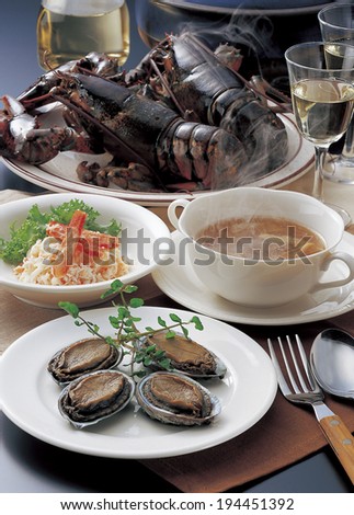 Abalone and shark's fin soup and body to loosen such as lobster