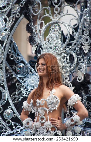 LAS PALMAS - February 14: Dames of carnival take part in the main parade, February 14, 2015 in Las Palmas, Gran Canaria, Spain