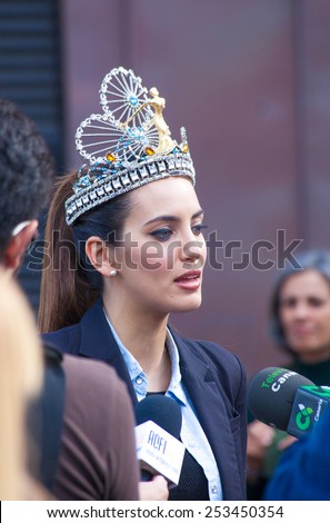 LAS PALMAS - February 14: Carnival queen answers the reporters before the main parade, February 14, 2015 in Las Palmas, Gran Canaria, Spain