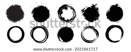 Hand drowning circle line sketch vector set. Highlighter marks, strokes, Art brush design round circular scribble doodle graffiti bubble or ball draft illustration for logo and text.