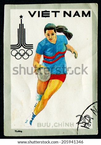 VIETNAM - CIRCA 1980: A stamp printed in VIETNAM, Olympic games Moscow 1980 handball, she runs with the ball, circa 1980