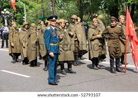 KIEV, UKRAINE - MAY 9: Ceremonial parade at Kiev main street - Khreshchatyc - dedicated to the 65th Anniversary of victory in Great Patriotic War (World War II). Parade of victory on May 9, 2010 in Kiev, Ukraine.