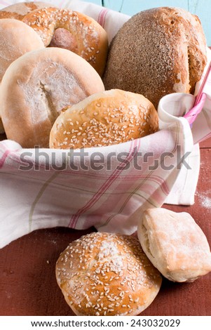 bread basket, rye bread, white bread
