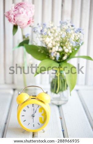 morning alarm clock with flowers
