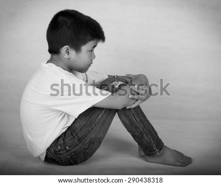 Children feel lonely and depressed, his parents divorced and fight.