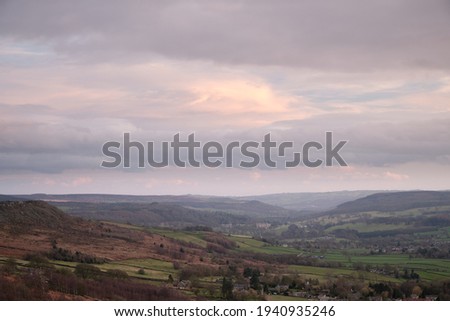 Evening light over the Derwent Valley from Curbat Edge, Peak District, UK Imagine de stoc © 