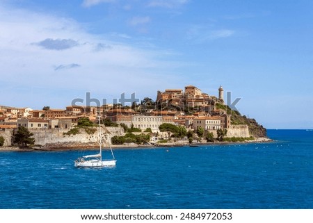 Similar – Foto Bild Panoramablick auf die antike Festung von Portoferraio im goldenen Licht auf der Insel Elba