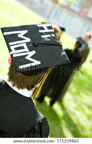Graduation: Humorous Message on Graduation Cap