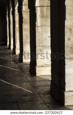 Arch and columns, light and shadow effect