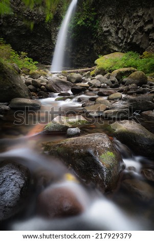 Middle Oneonta Falls along the beautiful Columbia River Gorge hiking trails