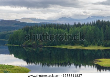 The river Spean near the Laggan Dam in the Scottish highlands Imagine de stoc © 