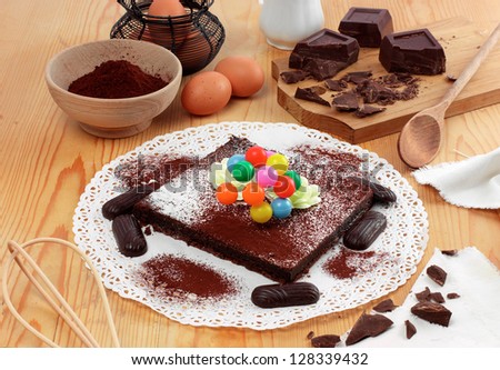 Chocolate cake, setting