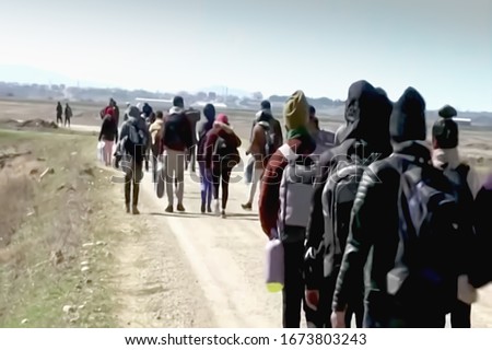 Foto Bild Menschen, die einen Fluss mit dem Kajak überqueren