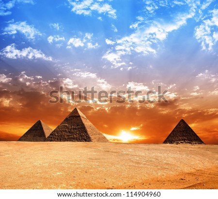 Egypt pyramid. Historic buildings. Panorama.