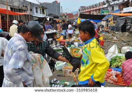SULAWESI, INDONESIA - Aug, 09: Traditional market on the street in the Sulawesi Region of Indonesia on August, 09, 2012.