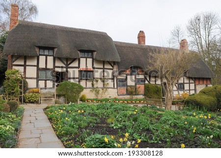 Anne Hathaway\'s Cottage, where William Shakespeare courted his future bride, in a hamlet called Shottery in the Parish of Stratford upon Avon. It is now run by the Shakespeare Birthplace Trust.