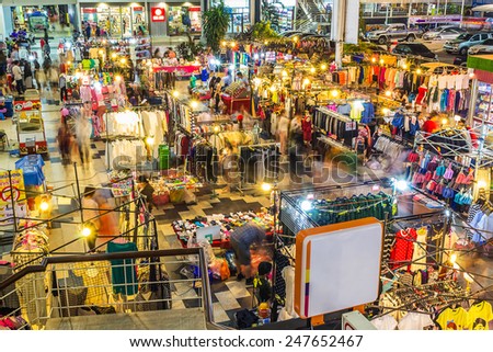 CHIANG MAI, THAILAND - JANUARY 26 : Crowded people walking through the market at Mee Choke Plaza on Jan 26, 2015 in Chiangmai, Thailand. Mee Choke Plaza is weekend market  in Chiangmai, Thailand.