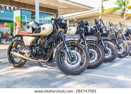 CHIANG MAI, THAILAND - MAY 31 :Vintage motorcycles parked in the parking lot at Petrol station on May 31, 2015 in Chiang mai, Thailand.