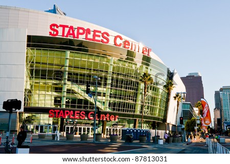 LOS ANGELES - OCT 30, 2011: The Staples Center at LA Live in the early morning before the Rock \'n Roll Marathon in Los Angeles on October 30, 2011.