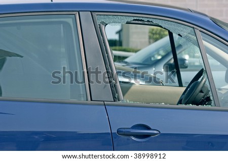 broken passenger window, car theft
