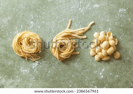 Foto Bild Frische rohe italienische Teigwaren Orecchiette