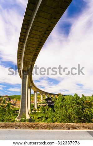 bridge over the river Douro valley, Peso da Regua, Portugal