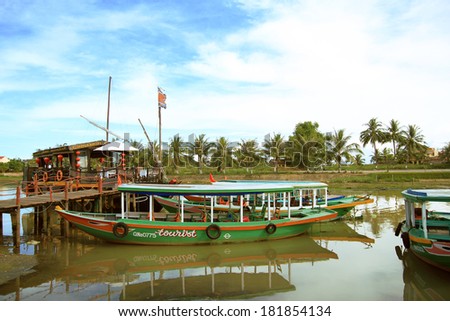 HOI AN, VIETNAM - AUGUST 11: Passenger boat tour on August 21, 2013 in Hoi An, VietNam . This form is typical tour of Hoi An.