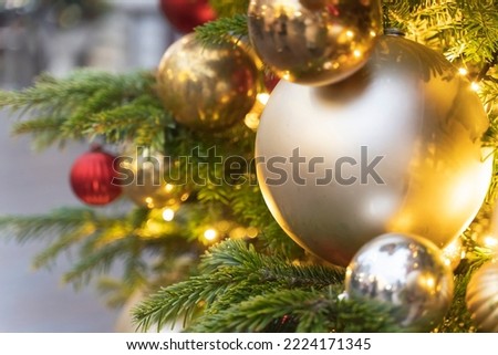 Similar – Foto Bild Großer festlich geschmückter Weihnachtsbaum auf dem Weihnachtsmarkt