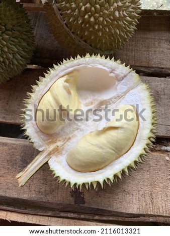 Durian is the king of fruit. Delicious… very delicious. Some poeple doen’t like it because of smelly. Stockfoto © 