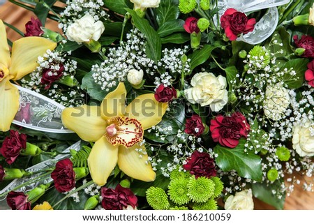flowers decorate wedding reception